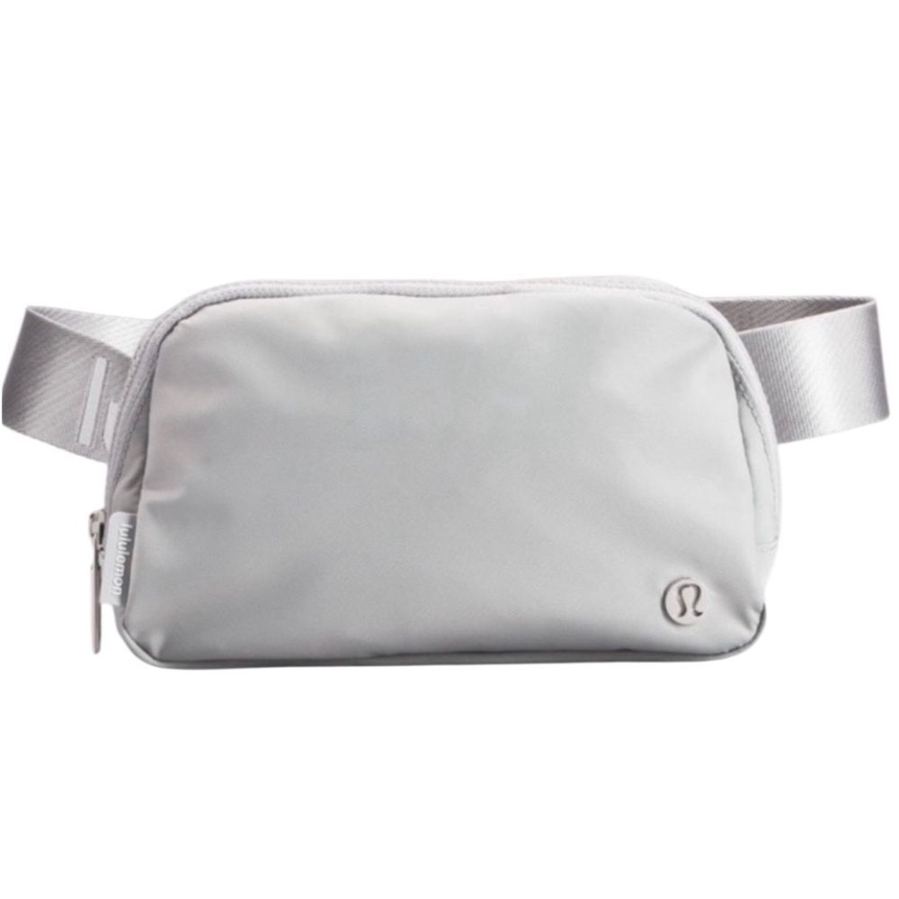 Everywhere Belt Bag 1L Wordmark Silver Drop / White